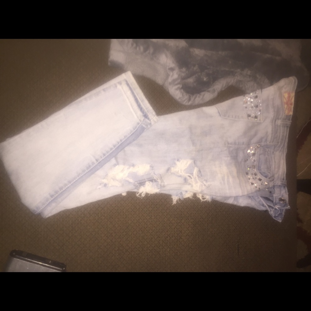 Distressed machine jeans - Picture 2 of 3